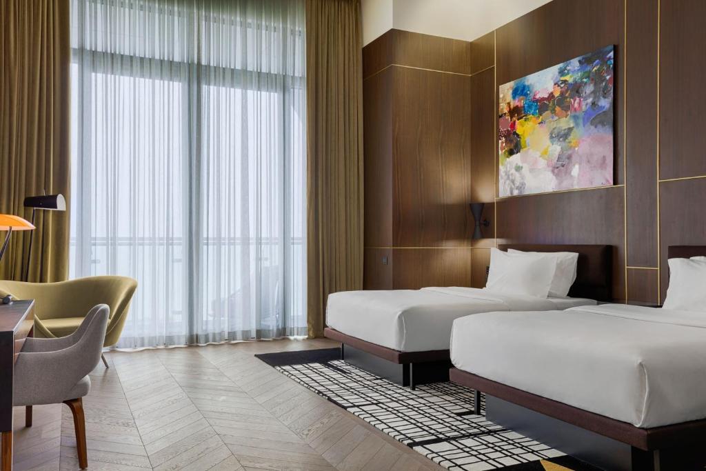 gtravel001's tweet image. #فندق_اليوم
Le Méridien Batumi: تحب فن الطهي؟ المطعم عندهم يجمع وصفات متوسطية وجورجية، تذوّق مختلف بس أطيب مزيج 🍽️🧀. #Foodie #Fusion

📞 📞 WhatsApp: wa.me/995555553007