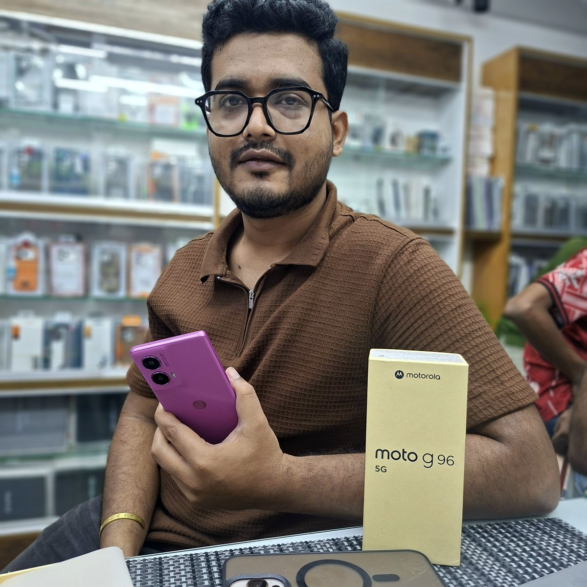 intimekhulna's tweet image. আপনাদের দোয়া ও সমর্থন আমাদের একান্ত কাম্য🤝

আপনার পছন্দের Smartphones, Gadgets এবং Accessories এর কেনাকাটা হবে নিশ্চিন্তে!

যে কোন প্রয়োজনে যোগাযোগ করুনঃ 01791696262

#happyclients #happyfaces #intimekhulna #intimeshop #intimemobileshop #mobileaccessories #onlineshopping