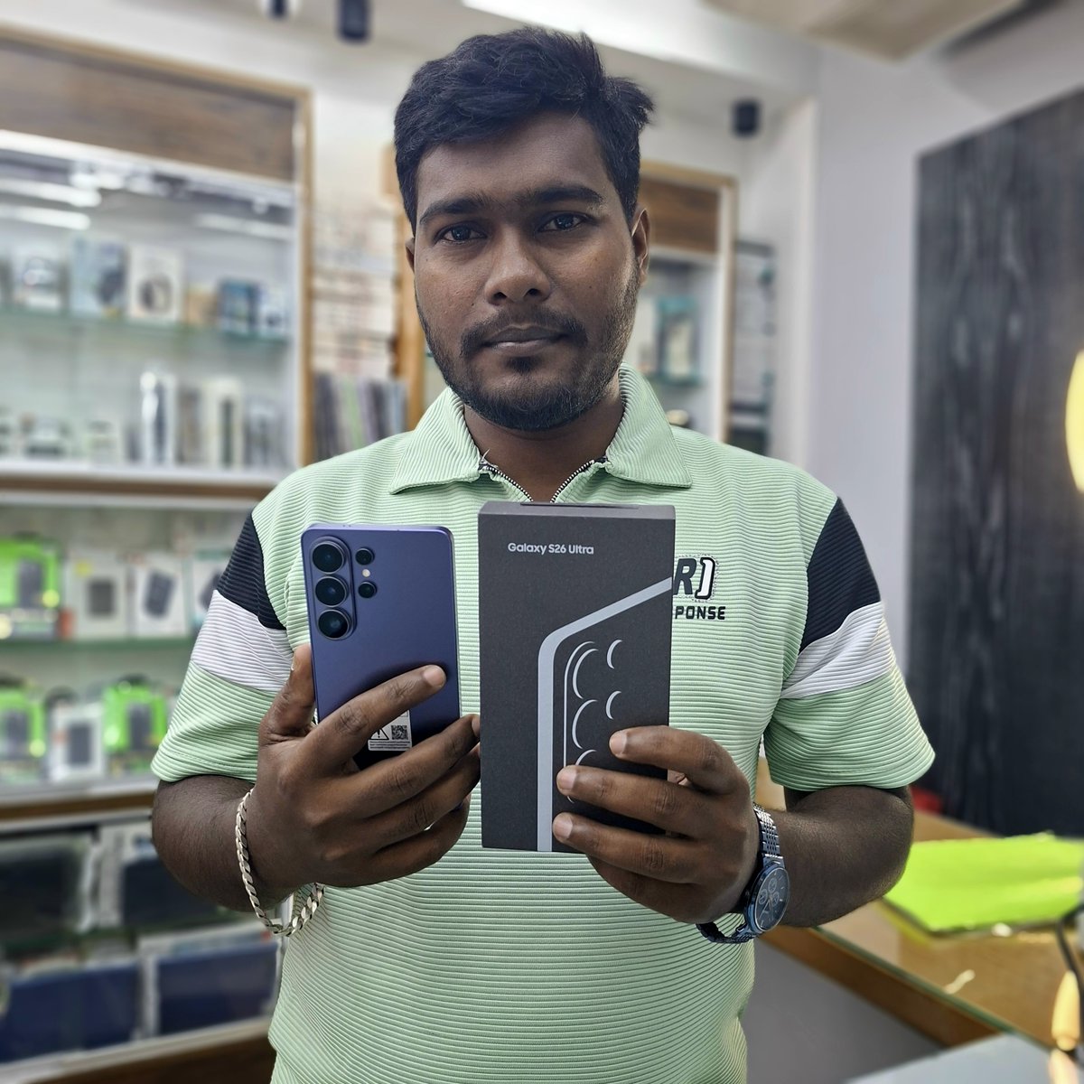 intimekhulna's tweet image. আপনাদের দোয়া ও সমর্থন আমাদের একান্ত কাম্য🤝

আপনার পছন্দের Smartphones, Gadgets এবং Accessories এর কেনাকাটা হবে নিশ্চিন্তে!

যে কোন প্রয়োজনে যোগাযোগ করুনঃ 01791696262

#happyclients #happyfaces #intimekhulna #intimeshop #intimemobileshop #mobileaccessories #onlineshopping