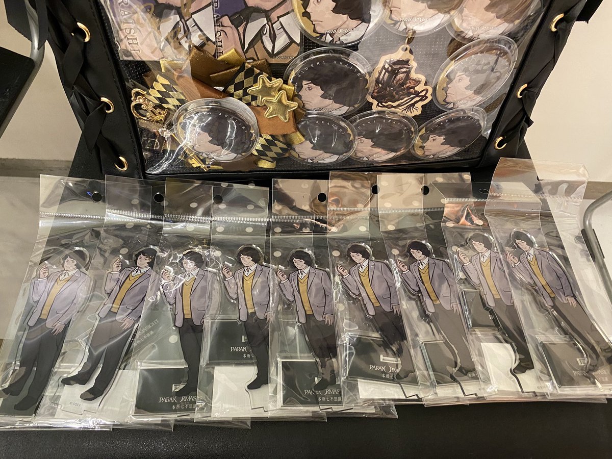 krn_8122's tweet photo. 今日たまたまパラノマストアのスタッフさんとお話しする機会があって、去年もパラノマストアに行ったって話したからなんとなく前回撮った写真見返したら狂気じみた写真しかなくて泣いた😭 https://t.co/XEGAilViMn