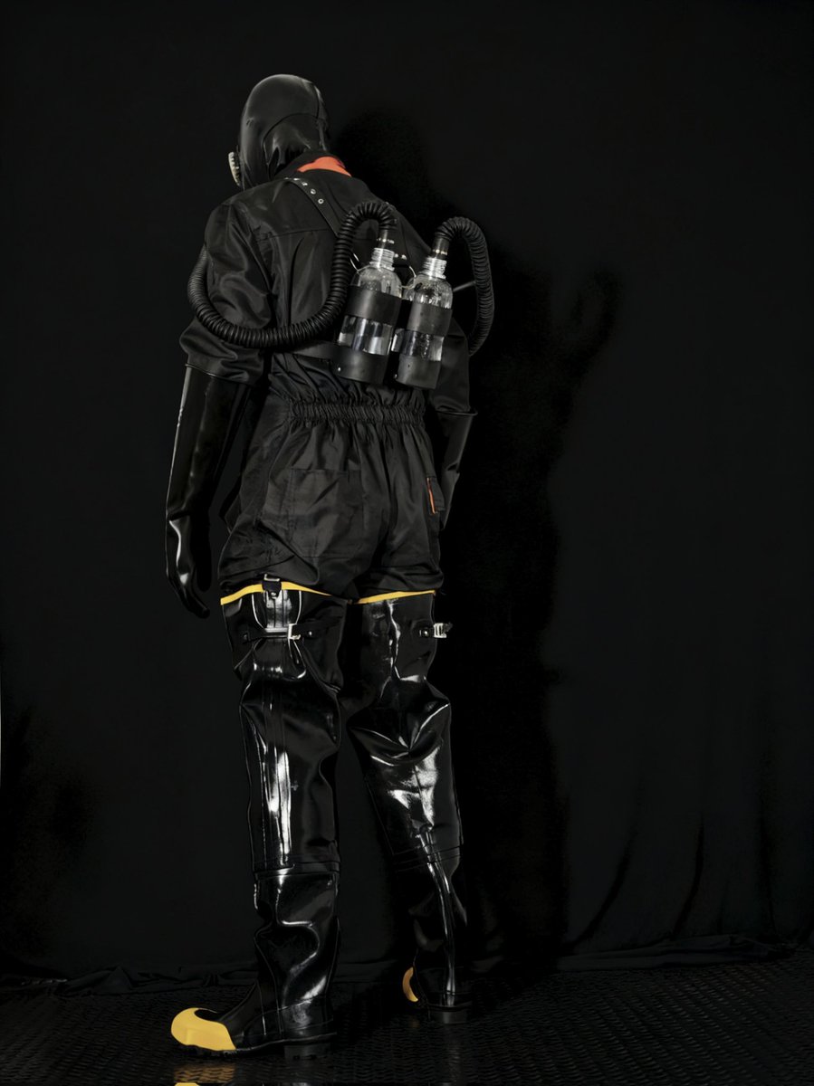 Latexnight tweet media