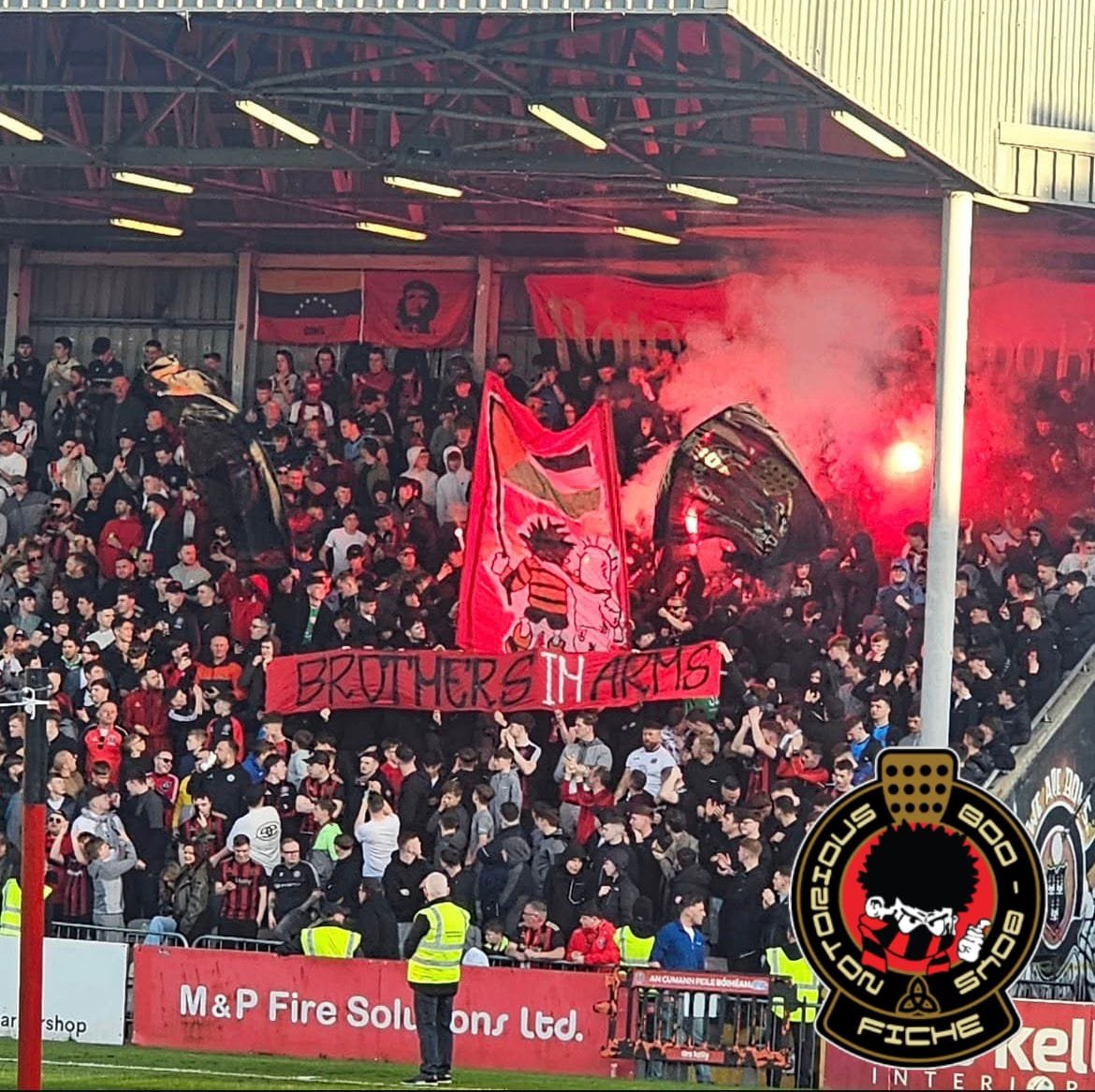 ultras_antifaa's tweet image. #Ireland — The mural around Dalymount Park, the historic home of Bohemian FC, has been brought into the stands.

A solidarity banner with Palestine by the Bohemian supporters group Notorious Boo Boys.
