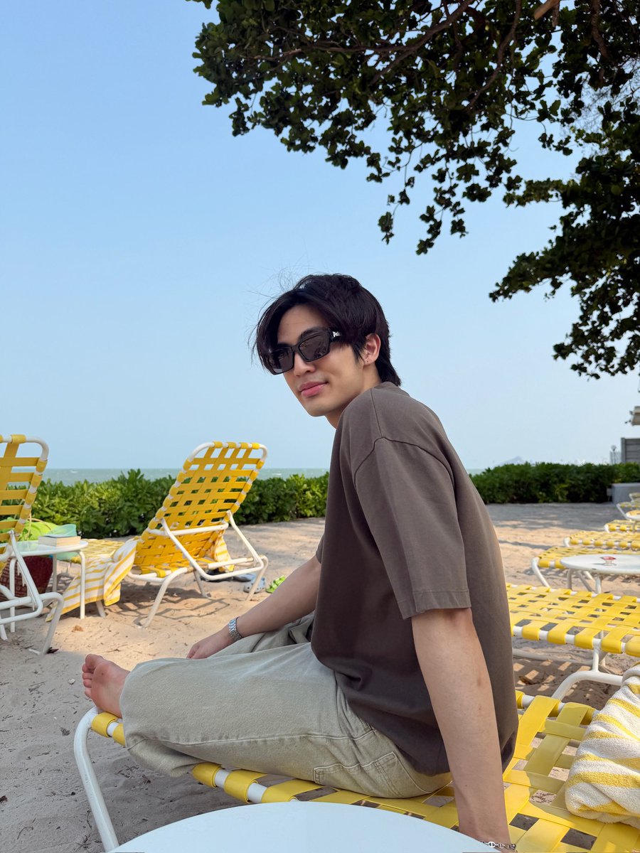 🌊🕶️