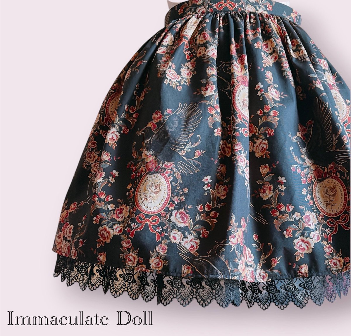 immaculate_doll's tweet photo. ペチコート作ってみました。
ウエストがもこもこしすぎてしまったので改良しなければ。
1枚あれば色んなスカートに重ねられて便利なので、丈は3種類位で色んなチュールレースで販売用も製作したい……まずは改良頑張ります🫶 https://t.co/eFUWg01XGb