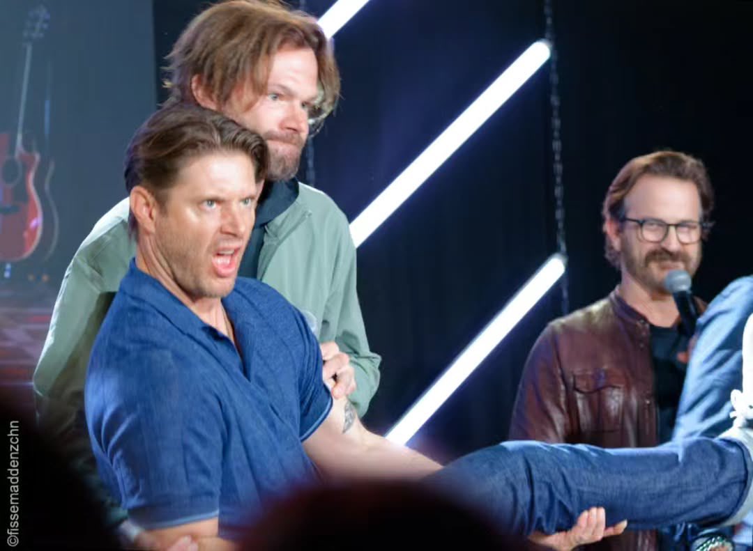 J2 archive tweet media