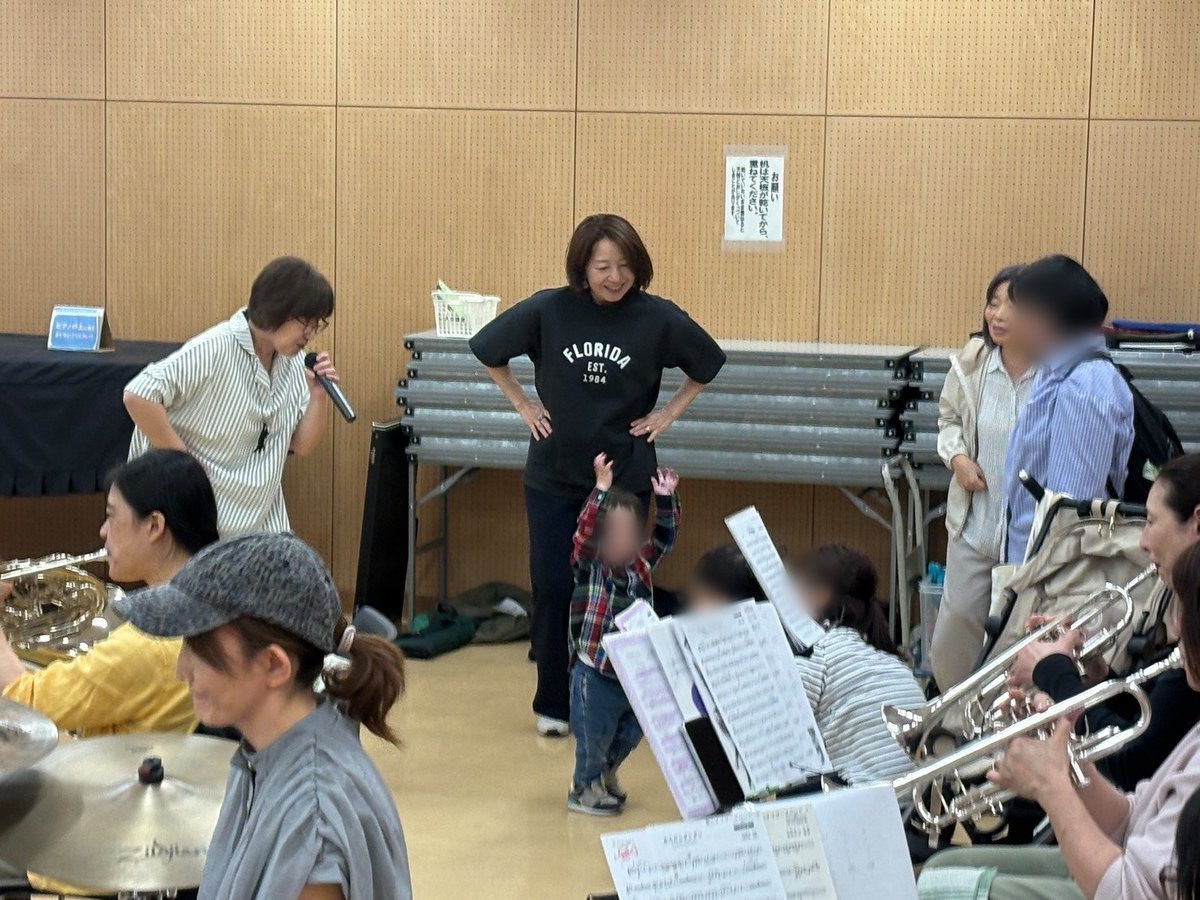 kaedenoko_'s tweet photo. 4/28の練習風景です♪

5月の訪問演奏にむけて

♪さんぽ
♪ひげじいさん
♪バスにのって
♪小さな世界
などを練習しました

今日もお子さま連れでトランペット、クラリネットの見学の方が来てくれました
お子さまタイムでは折り紙でこいのぼりを作りました
演奏に合わせて踊る姿に癒されました https://t.co/xVgF6M4Oh8