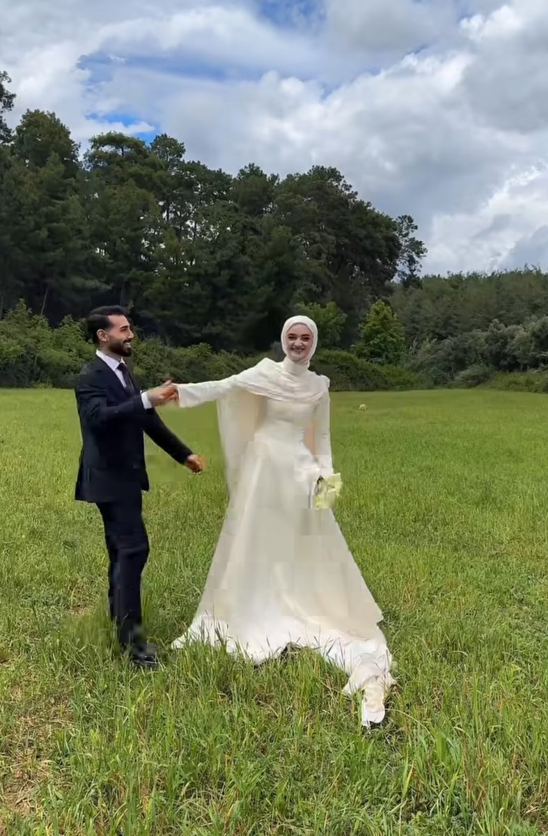mesnevi okuyan mütesettir kız tweet media