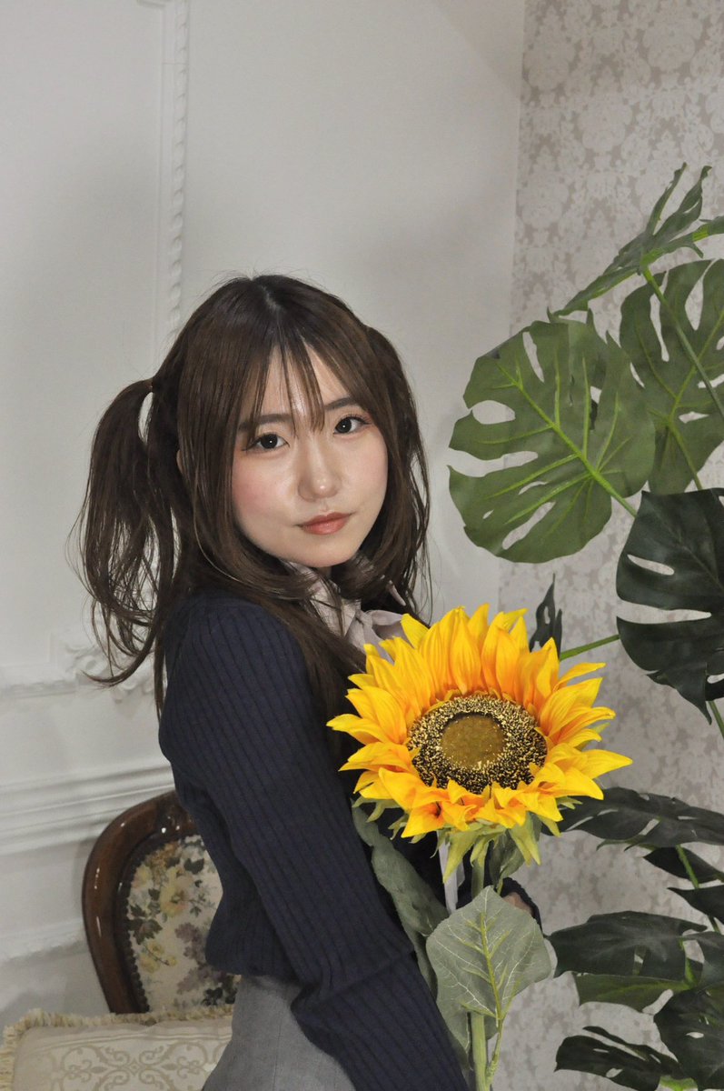 u8_mh's tweet image. 夢はひそかに…🫧💭

Location : 東京のどこか
Model : もちりすさん @mericos__play 

#もちりすなー #撮影会 #モデル #被写体 #ポートレート #portrait #キリトリセカイ #ファインダー越しの私の世界
