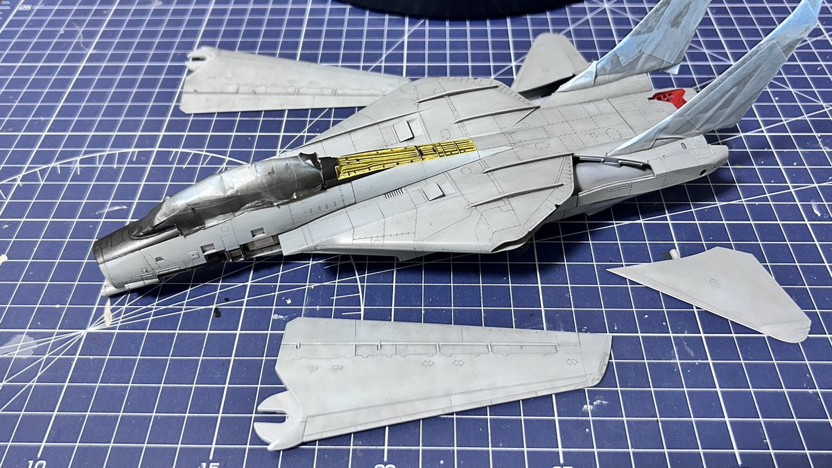 2flap_modeling's tweet photo. ファインモールドのF-14D⑦
油彩まで終えて下地完了。この後は楽しいウェザリングです。 https://t.co/CmyS2c0aYy