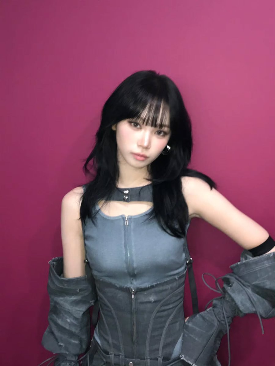 chaewon archive tweet media