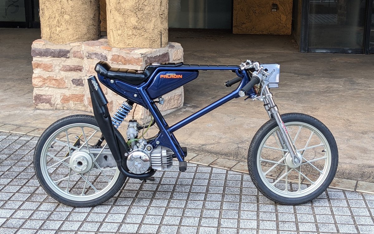 pacific_moto's tweet photo. <<エッジバキバキで
速そうに見せる手段ではなく
柔らかい形で軽く見せるセンスに
脱帽です>>

本当にそう思います
パルディンはイタリア味ではなく北欧味で作りましたが、丸っこくて爽快感があるのは凄く凄い https://t.co/bcO461etpz