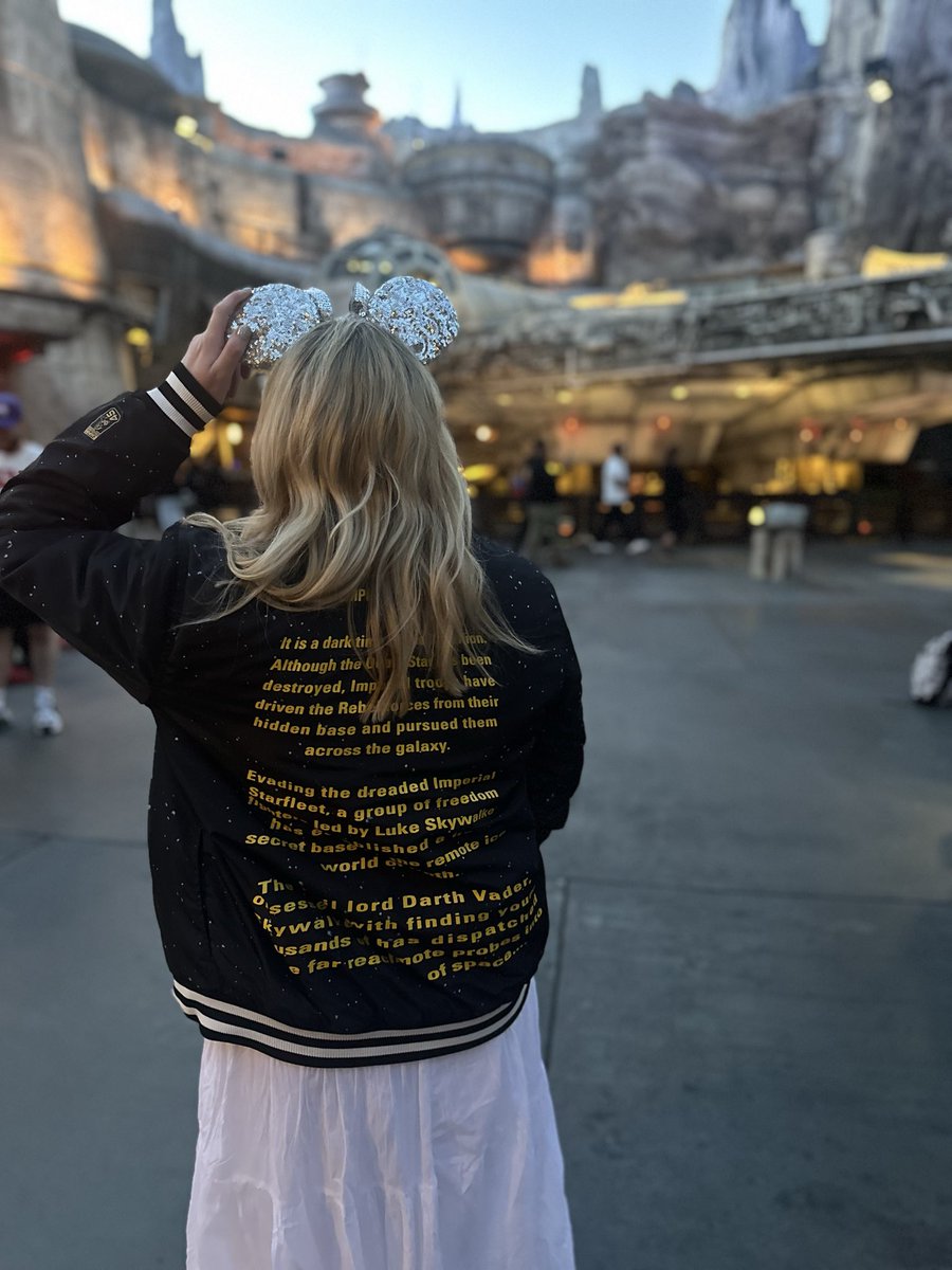 StephRosPhoto's tweet photo. May the 4th be with you! 💫 

#maythe4th #disneyland https://t.co/ZYKCnsJhzU