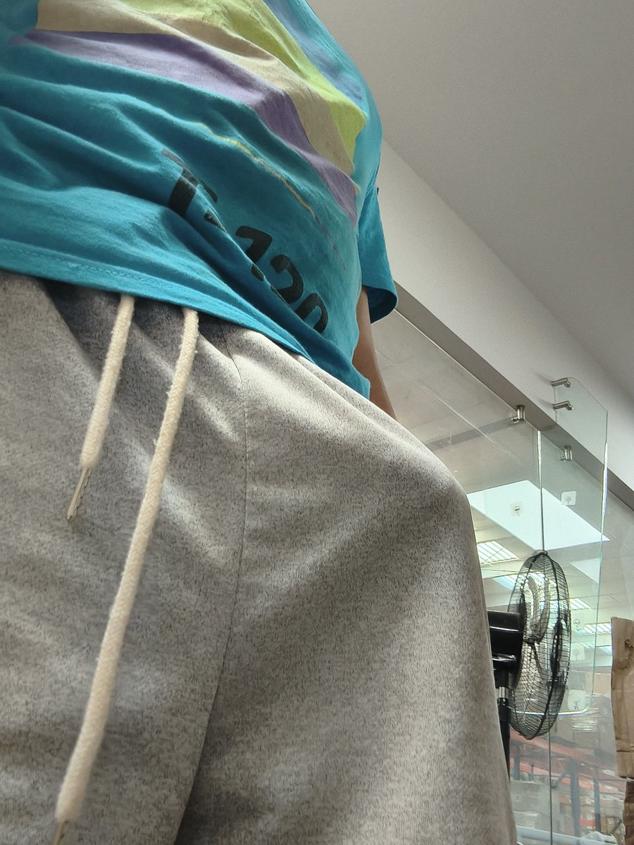 adrian99tun's tweet photo. Siempre me pongo bien cachondo cuando trabajo 😏 https://t.co/z3A7Z8awmt