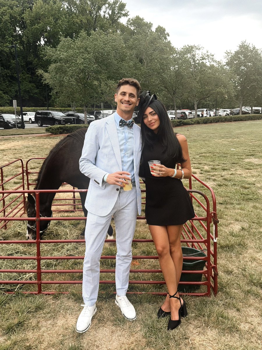 The4amBroker's tweet image. Derby weekend was amazing hosted by the @KWCNational Carolinas Division!

Such a great time @ The Clubhouse Office.  #retwit 🐎
