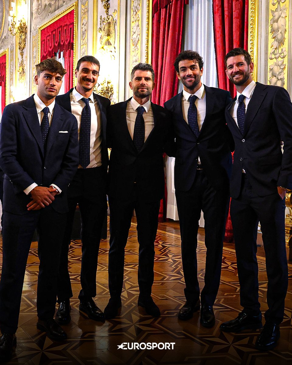 Eurosport_IT's tweet image. L’Italia del tennis, in tutto il suo splendore, oggi in visita al Quirinale dal presidente Mattarella 🇮🇹🎾

#Tennis #Italia