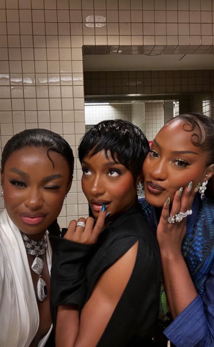 Ayra Starr &amp; Tems at the Met Gala 2025 📸🤍