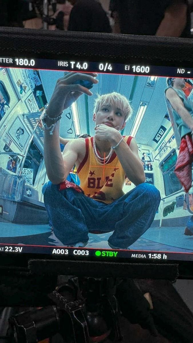 댜나 tweet media