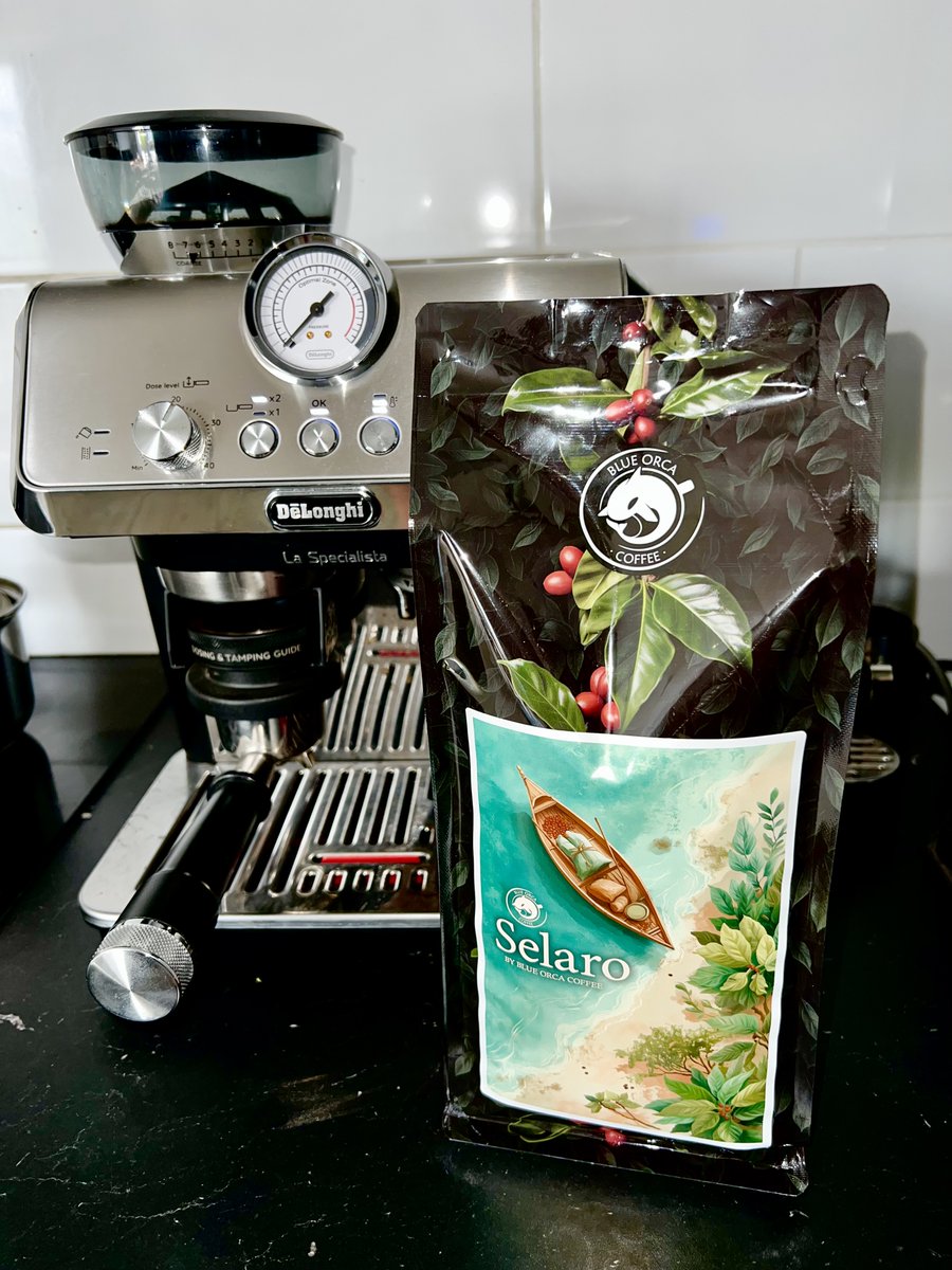 tomasznicieja's tweet image. Doczekałem się - wracam do ziaren Blue Orca Coffee🔥
Od razu podwójne espresso. Tym razem Selaro, nuty smakowe: czekolada, toffi, rodzynki. Jak dla mnie - jest dobrze, smacznie.

#Coffee #CoffeeTime