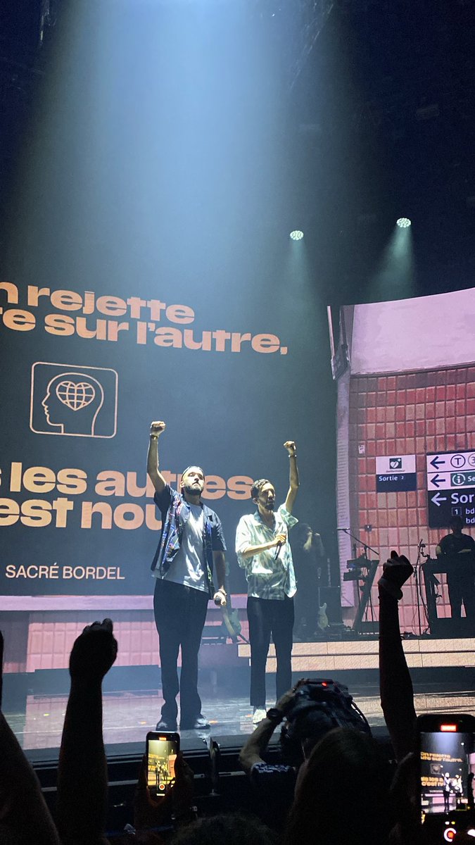 Meggy_Cameron's tweet photo. « Jeudi, vendredi, samedi, Zéniths remplis, rebelote » ❤️ @bigfloetoli https://t.co/aFSPLWO3M7