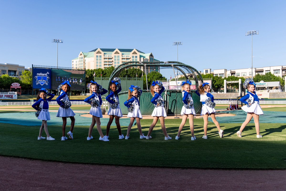 Dallas Cowboys Cheerleaders tweet media