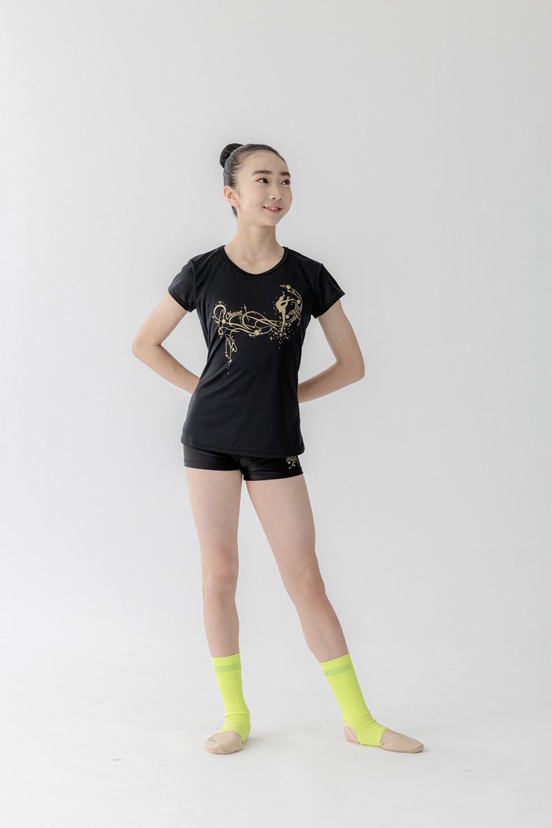 ChacottRG's tweet photo. 【新商品情報】
コンパクトドライTシャツ（オリジナルプリント）

軽くて乾きやすい素材ながら、着用シルエットがとても美しいTシャツ✨
練習用でも移動用でもおすすめの1枚です💫

▼カラーや他アイテム紹介はこちら
https://t.co/1mSw0AuDJm

#Chacott新体操 #チャコット #新体操 https://t.co/2TY8FDPU8h