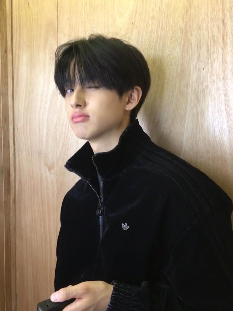 묭이 tweet media