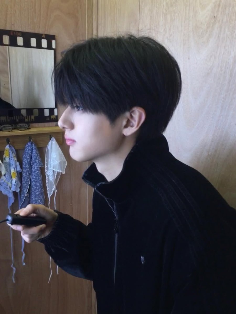 묭이 tweet media