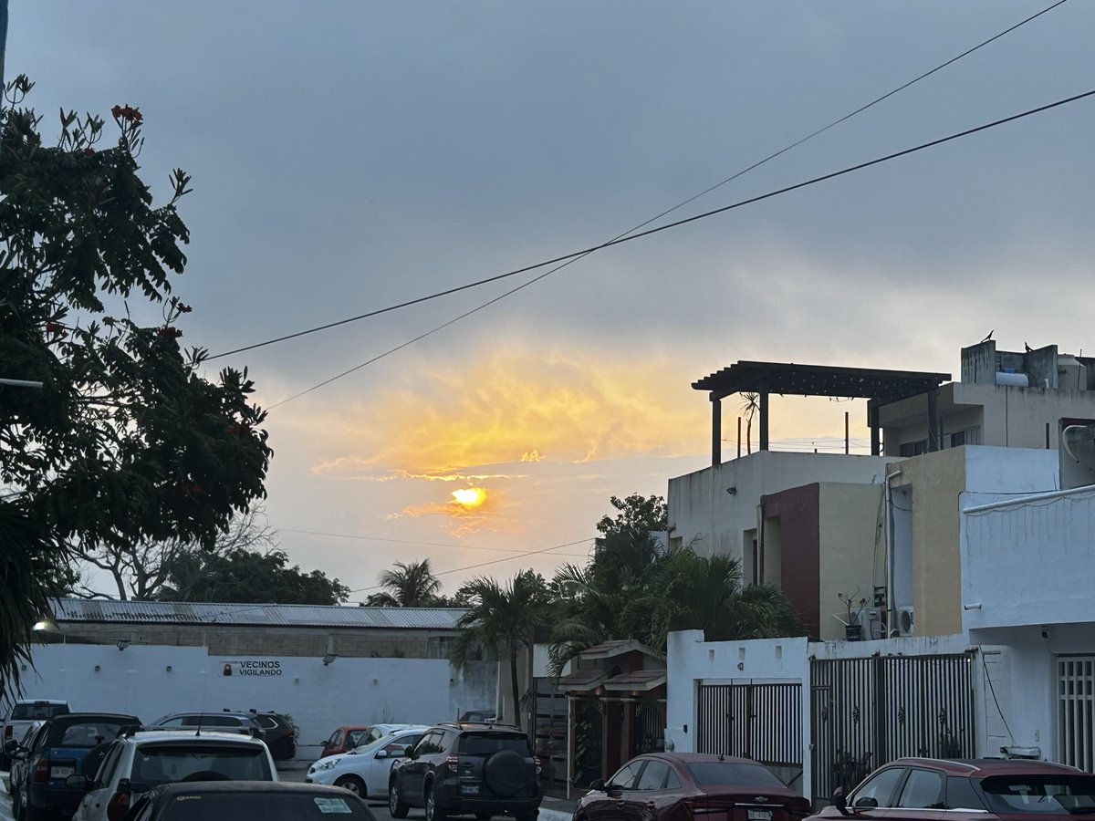 sil_flo_cha's tweet photo. @VILLALBAZO13  así amanece en Cancuncito y que crees con puente inaugurado y día inhábil para los “maistros”, nomás para que te arda el
* . 
saludos Mi buen Villanazo. https://t.co/5g2lnjjow9