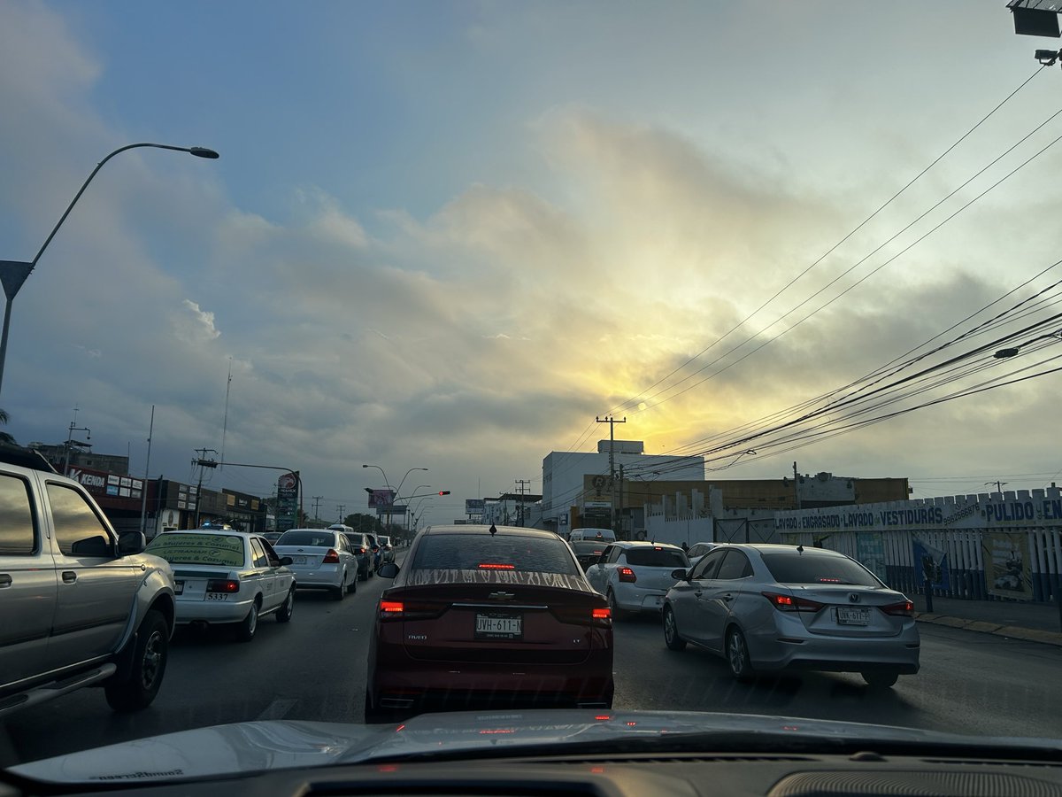 sil_flo_cha's tweet photo. @VILLALBAZO13  así amanece en Cancuncito y que crees con puente inaugurado y día inhábil para los “maistros”, nomás para que te arda el
* . 
saludos Mi buen Villanazo. https://t.co/5g2lnjjow9