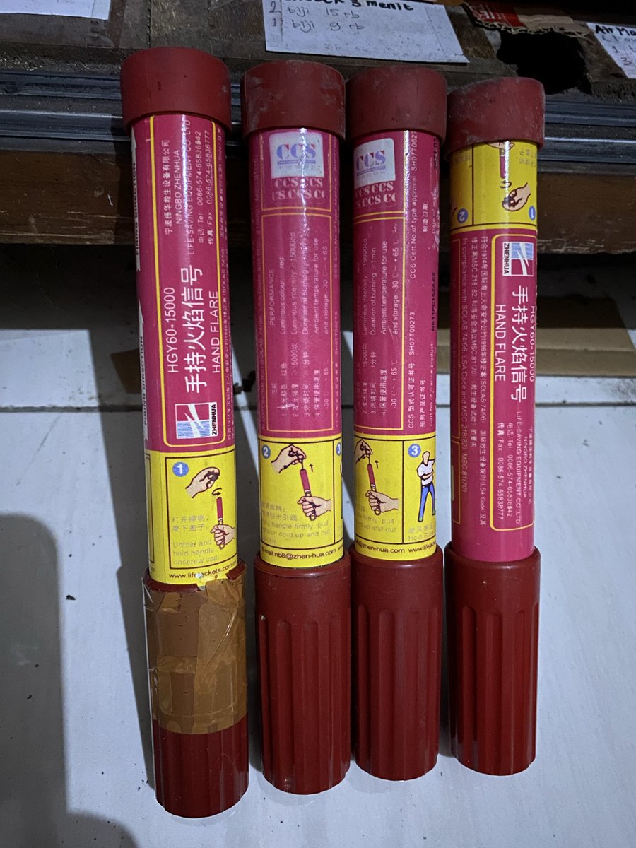 FlareSleman's tweet photo. Flare Mk7 inggris,generasi sebelum Mk8. Nyala lebih terang dari Mk8,ngidupin dg di sodor flare/strobo lain.
harga 50k/biji,cuma ada 4
(cover memakai punya Zhenhua) https://t.co/8SfvOYla39