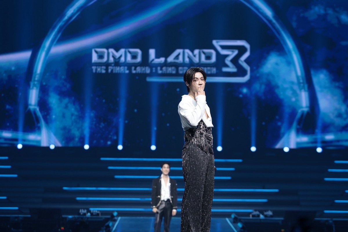 ภาพบรรยากาศของศิลปิน DMD MUSIC ในงาน DMD LAND 3 : THE FINAL LAND “LAND OF FUSION” CONCERT DAY 1 &amp; DAY 2 🌌⚡️

ขอขอบคุณทุกคนที่มาร่วมสร้างความทรงจำอันแสนพิเศษ และส่งกำลังใจมาให้กับเหล่าศิลปิน DMD MUSIC ทั้งหน้างานและหน้าจอในวันงานของทั้งสองวันด้วยนะคะ 😍

DMD LAND SHOW NOW
DMD