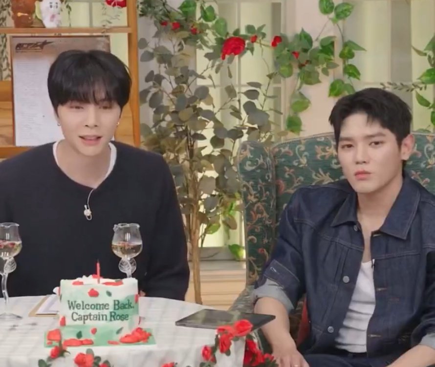 jsuhismyproblem's tweet photo. Johnny is unbelievably thoughtful and always prioritizes his members above everything else. The fact that he went straight from filming Jyansori to Taeyong’s and now Jaehyun’s discharge live shows how genuine and caring he truly is.
No one does it like him❤️ https://t.co/PJ3l4XZwoo