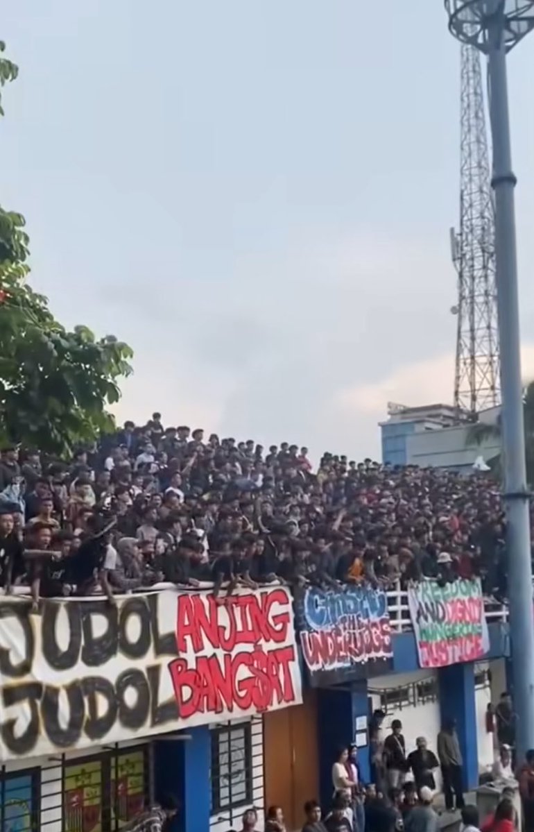 melakcau tweet media