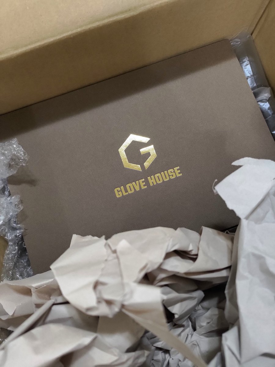 TaiwanBaseball's tweet photo. Something happening today...🤫

#glovehouse https://t.co/uWbm0RiblB