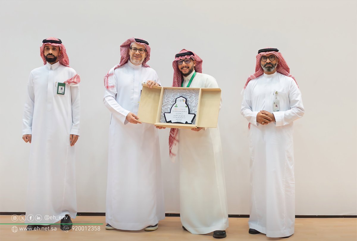 eh_env's tweet photo. تأتي مشاركة شركة #آفاق_البيئة في مبادرة التوعية البيئية ضمن #أسبوع_البيئة_2026، تأكيدًا لدورها في دعم المبادرات الوطنية وتعزيز الوعي البيئي. وقد نُظمت المبادرة من قبل جامعة الملك عبدالعزيز، وبالتعاون مع فرع وزارة البيئة والمياه والزراعة بمنطقة مكة المكرمة، حيث شاركت #آفاق_البيئة كراعٍ ذهبي، في خطوة تهدف إلى رفع مستوى الوعي البيئي لدى الطلبة والمهتمين، وترسيخ ثقافة الاستدامة، إلى جانب تعزيز فرص التعاون وتبادل الخبرات مع الجهات ذات العلاقة بما يسهم في تطوير حلول بيئية مستدامة.

نواصل العمل نحو بيئة أكثر استدامة

ENVIRONMENTAL HORIZONS CO. took part in the Environmental Awareness Initiative during #EnvironmentWeek2026, reflecting its role in supporting national efforts and advancing environmental awareness. Organized by King AbdulAziz University in collaboration with the Ministry of Environment, Water and Agriculture’s Makkah Region branch, the initiative brought together key stakeholders, with Environmental Horizons participating as a Gold Sponsor. The engagement focused on raising awareness among students and interested audiences, fostering a culture of sustainability, and creating opportunities for collaboration and knowledge exchange that support the development of practical environmental solutions.

We continue working toward a more sustainable environment.

#إننا_نكترث | #WeDoCare