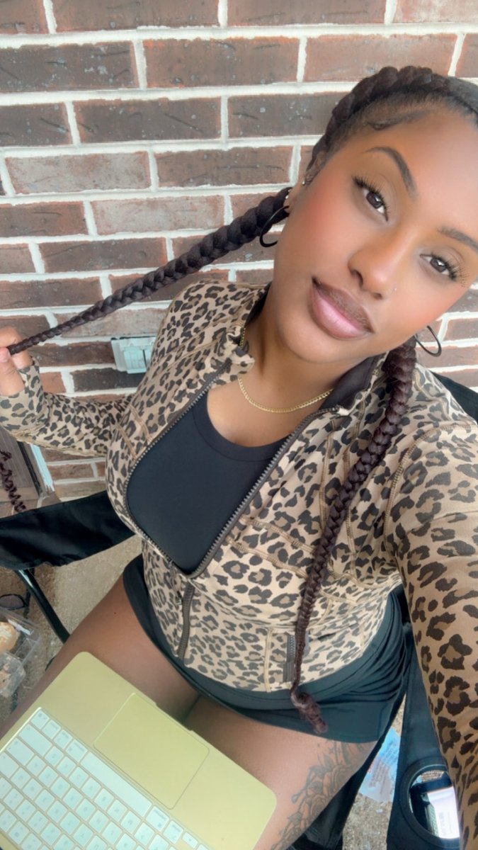 chantel ✨ tweet media