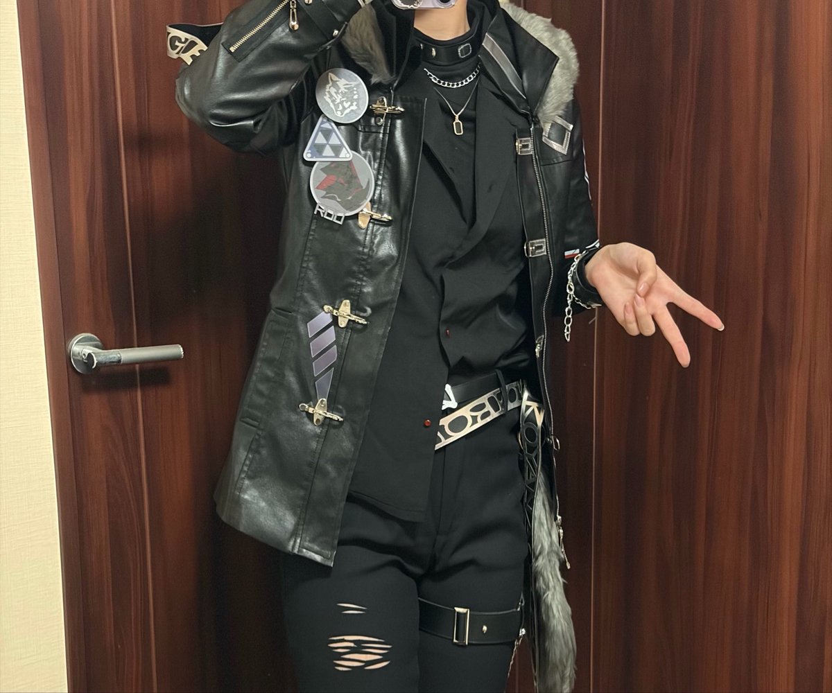 なり tweet media