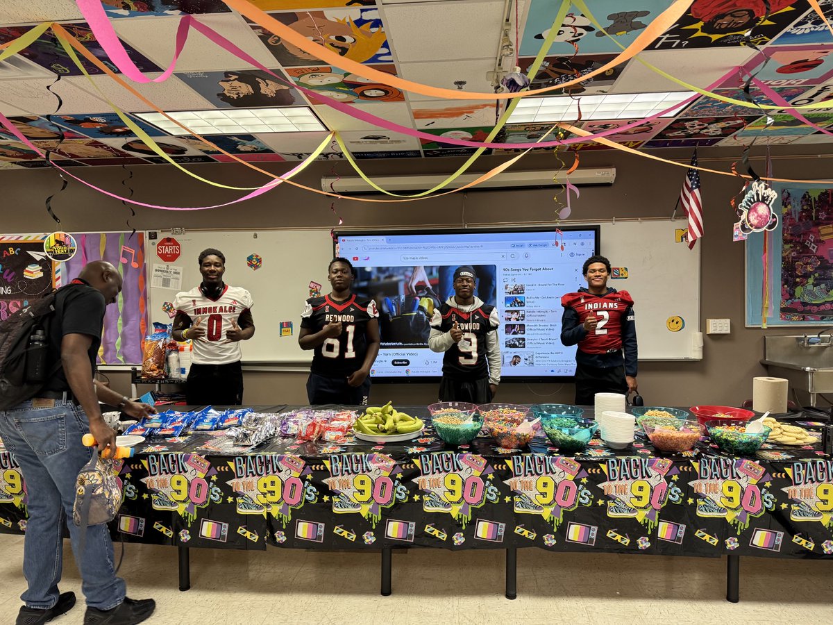 ImmokaleeFB's tweet photo. @ImmokaleeFB started off #TeacherAppreciation Week by sponsoring and serving @Indians_IHS Faculty and Staff‼️

We hope you know you how loved and appreciated you really are‼️
#90sThrowbackTheme

#OneTribe https://t.co/qr7pqIWyaZ