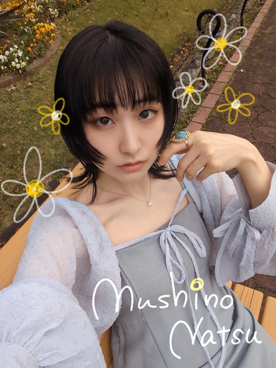 Natsuno_Mushi's tweet image. 美容室、映画館、お気に入りの指輪。

💍

#selfie #mushinoselfie