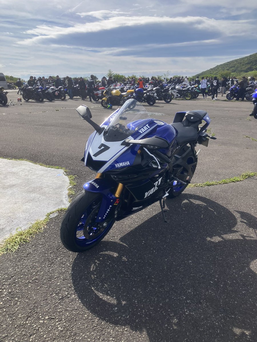 YSK_R6's tweet photo. ボッチでミーティング参加
r6乗ってる人同士やと共感する話多くて面白かった🤣
サーキットガチってるおじさんのお話も聞けてちょっとだけ情報集められたから👍
富士か筑波走ってみたいな〜 https://t.co/sMnzDLBndB