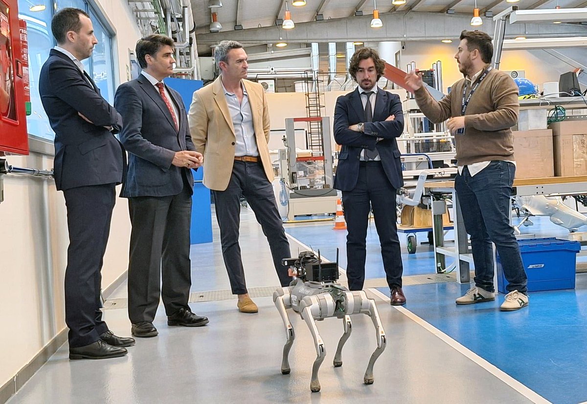 CATECTechCenter's tweet image. 📍 La sede de #CATEC en Sevilla ha acogido hoy la visita del secretario general de Investigación e #Innovación de la Consejería @UniversidadAnd, @daniescacena, y el director general de Fomento del #Emprendimiento y de la Formación Continua, @javiergonzalEsp.