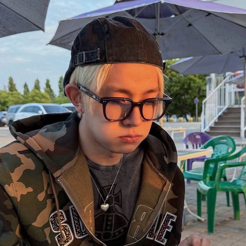 shoseung sevEN- VAI VER O ENHA tweet media