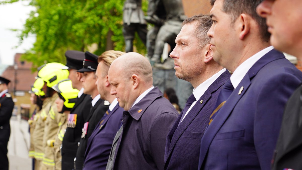 fbunational's tweet image. Solidarity with everyone who took part in the minute's silence for Firefighters Memorial Day.

We will never forget the bravery and sacrifice of over 2,300 firefighters who have died in the line of duty.

#WeRemember