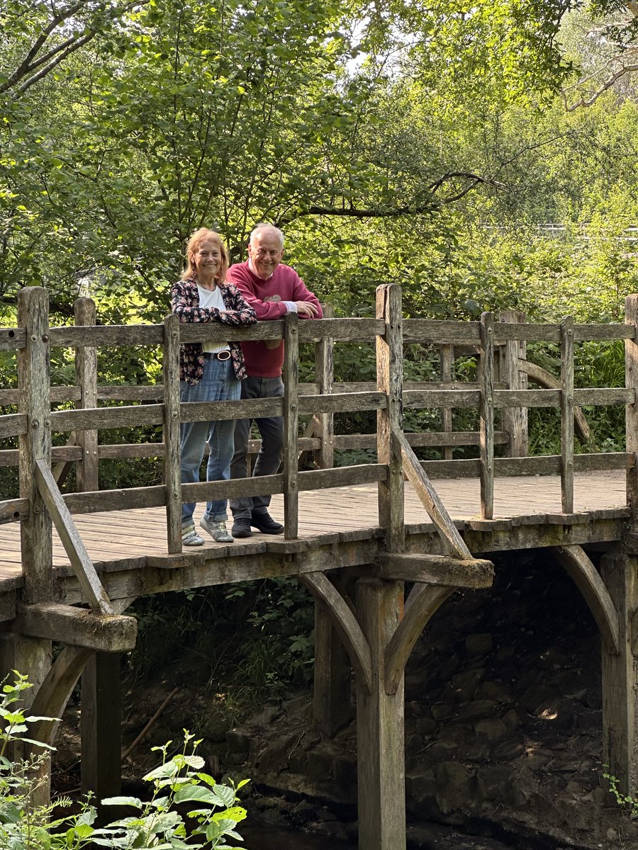 GylesB1's tweet image. Celebrating Winnie-the-Pooh’s centenary on Poohsticks Bridge with Michele on our way to the Pooh birthday party in Tunbridge Wells this afternoon.