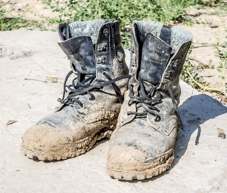 MasterRs39010's tweet photo. this is what my boots look like after a hard days labour, soemthing you cunts wouldn't understand, how much you gonna pay to lick them clean? https://t.co/VAT2vb80xy