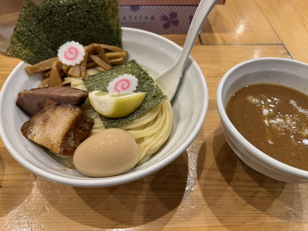 ジェーン tweet media