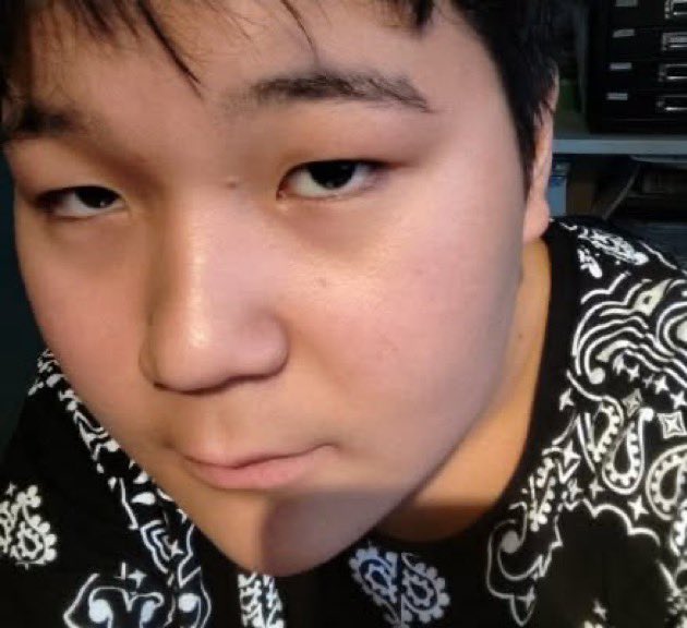 ←ガチで吐キン tweet media