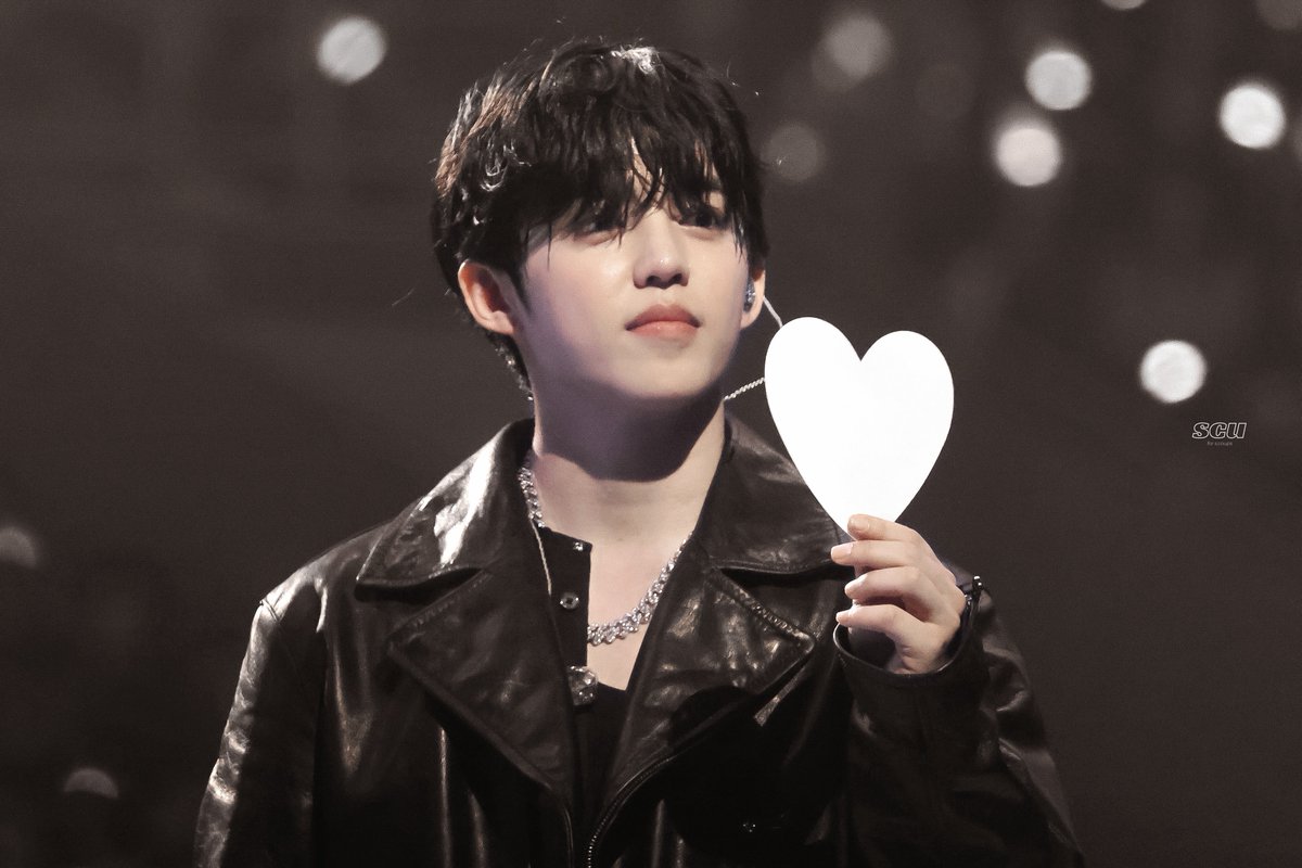 승철아 가오슝때 너무너무 이뻤는데 사진 언제 줄거양 🖤🖤🖤🖤🖤🖤🖤🖤🖤🖤