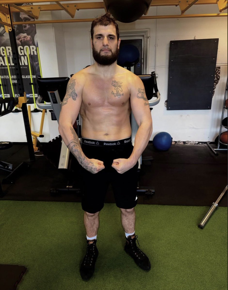 BuryEmBoxing's tweet photo. Bradley “The Sting” Rea vs Liam “Cannonball” Cameron 🥊

This ain’t gonna be pretty.

This is one of those fights where technique takes a backseat and intent drives the car.

Because the nicknames almost tell you how this fight is going to feel.

Cannonball - not slick or subtle. He’s coming straight at you, heavy, committed. When he lets that right hand go there’s no disguise, no finess, just impact.

But here’s the problem with a cannonball—It’s powerful, but it’s predictable.

The sting? Quicker. Sharper. You don’t always see it coming, but you feel it immediately and then it keeps coming.

Start with Cameron.

At 35 years old, there’s a lot of mileage there. High guard, minimal head movement, slow jab (that he pushes instead of snapping) wide left hook—technically, there are gaps. That guard is like a shield you hold up while walking into traffic. It might block some of it, but not everything.

And when he opens up? That left hook comes wide, that right hand comes heavy, but there are windows there. Big ones.

He’s upright, predictable and he absorbs punishment. And with that scar tissue, when he gets hit clean, it shows.

Now Rea…

Younger. Faster. Better engine. More output. He’s got that Rottweiler in him. He enjoys the fight. And when he smells something? He doesn’t hesitate, he tries to finish you.

But he’s not perfect.

Head comes down inside. Gets hit with straight shots at mid-range and that’s where Cameron’s right hand is most effective.

Now stylistically, this becomes very clear:

Rea is going to bring the fight. He’s going to push Cameron back, test that high guard and force exchanges. And when Cameron opens up, because he will, that’s where the danger lies for him.

Because those wide shots, those slower entries?

They create windows. Floor-to-ceiling sized windows.

So Rea, with faster hands, he’ll exploit those opportunities with counters, especially that right hook he likes to throw with bad intentions.

I would be remiss if I didn’t mention that Rea has defensive holes as well. The type of hole they found Saddam hiding in. When he’s in mid-range, he can get caught with straight right hands. Lyndon Arthur clawed his way back into the fight and secured a MD win vs Rea on the strength of those right hands. That’s Cameron’s best punch.

So how do I see it playing out? 

Rea is gonna bring the hornet’s nest—volume, pressure, speed. He’s gonna push Cameron back, try to overwhelm him, try to break him down.

Cameron?

He’s gonna try to plant his feet and fire that cannon. 

Rea’s engine, his pace, his willingness to force exchanges—those things accumulate. Cameron’s slower hands, his lack of head movement, his tendency to absorb punishment—that starts to take a toll.

And that scar tissue?

It becomes part of the story.

Prediction: Bradley Rea by late stoppage.

Because in boxing, when one fighter is throwing with weight and the other is striking with speed, volume, and precision— eventually, the sharper weapon starts to cut deeper.

*At this time, there are no lines on a stoppage, but if you want to play it safe then take Rea on the ML at -200 or you can add him to a parlay.

Ekow Essuman on the ML (+185) + Bradley Rea on the ML (-200) = +328

That’s my double right hand of the week.

#WardleyDubois #MorrellChelli #RaffertyEssuman #JalolovSmakici #DontBlink #Queensberry #DAZN #Boxing #Boxeo
