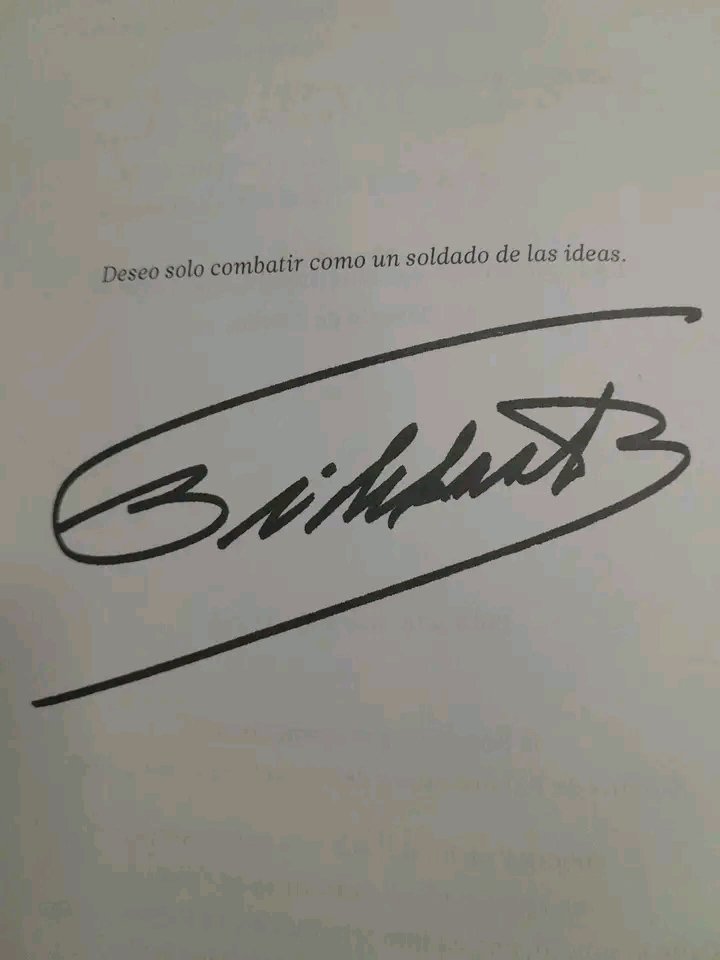 Colina_CTCuba's tweet photo. "Los portaaviones y las bombas nucleares con que se amenaza a nuestros países sirven para sembrar el terror y la muerte.
Debieran servir también para avergonzar a los cómplices del imperio y multiplicar la solidaridad entre los pueblos."
#FidelPorSiempre https://t.co/PYD7CCLXD9